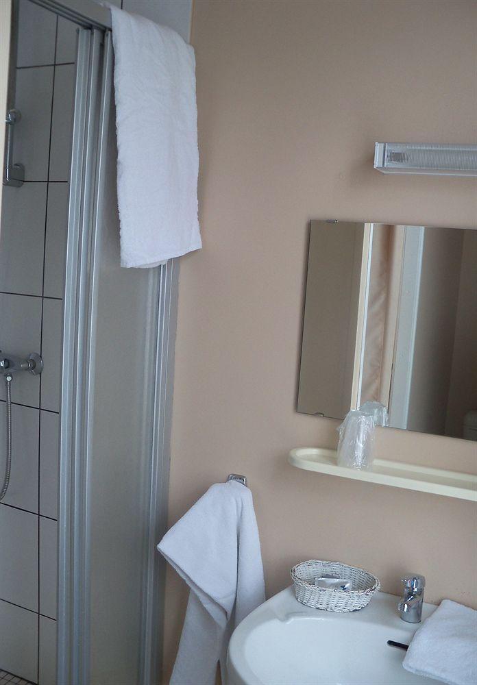 Le Rider Hotel Bort les Orgues Bagian luar foto