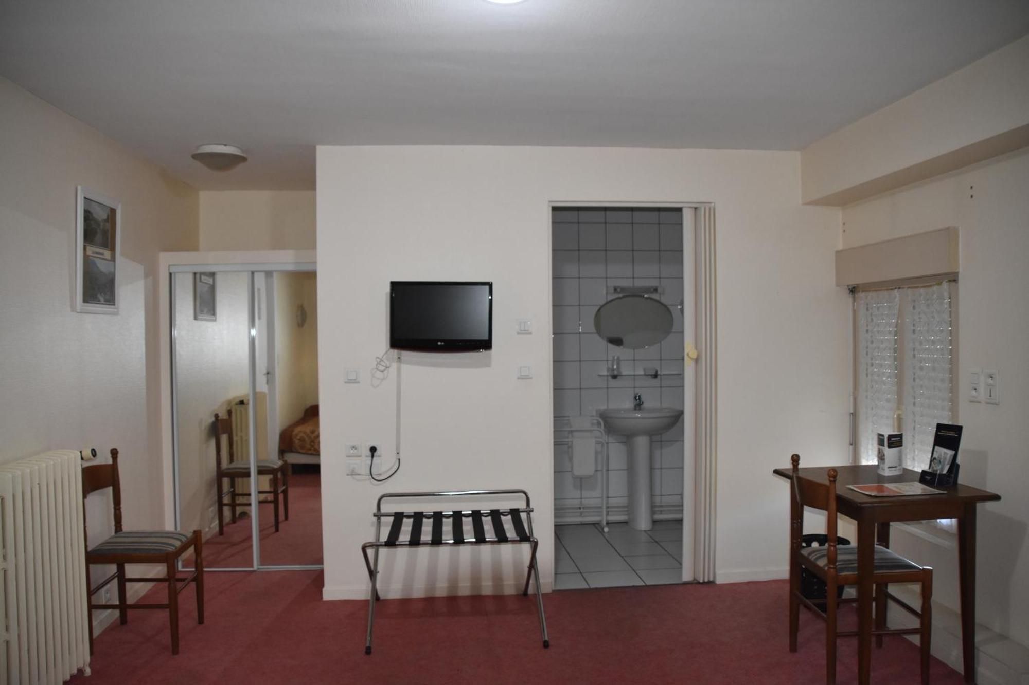 Le Rider Hotel Bort les Orgues Bagian luar foto