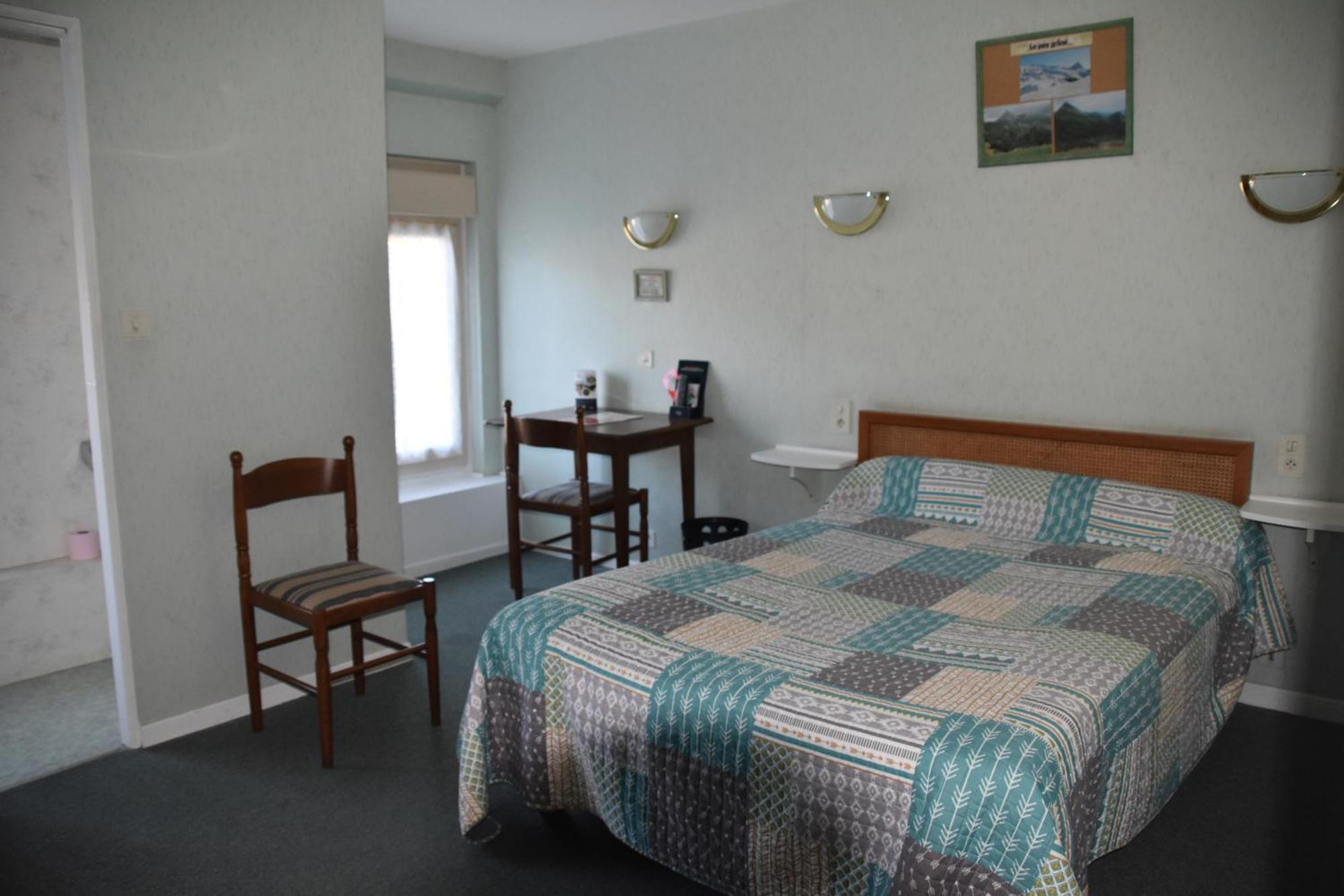 Le Rider Hotel Bort les Orgues Bagian luar foto