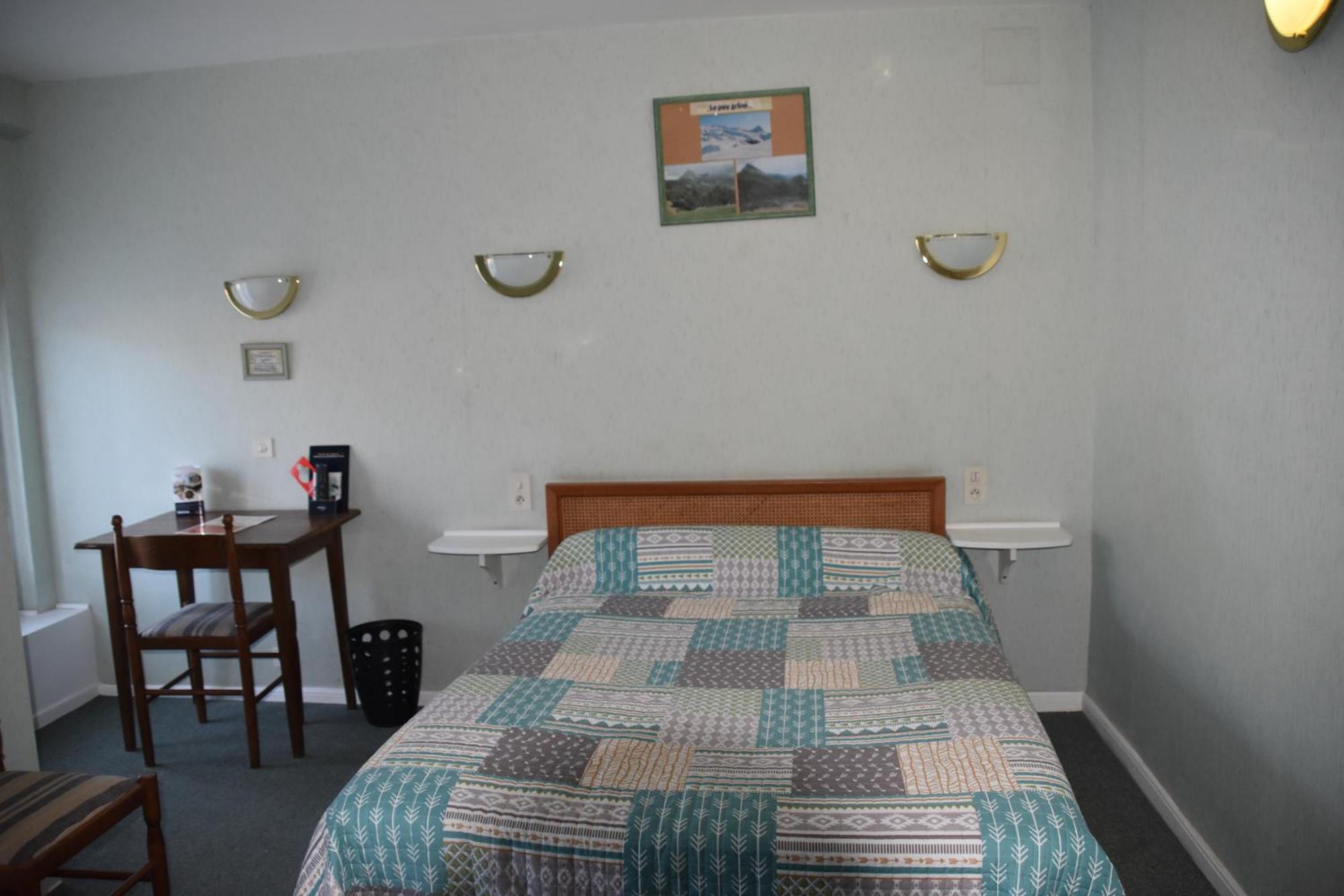 Le Rider Hotel Bort les Orgues Bagian luar foto