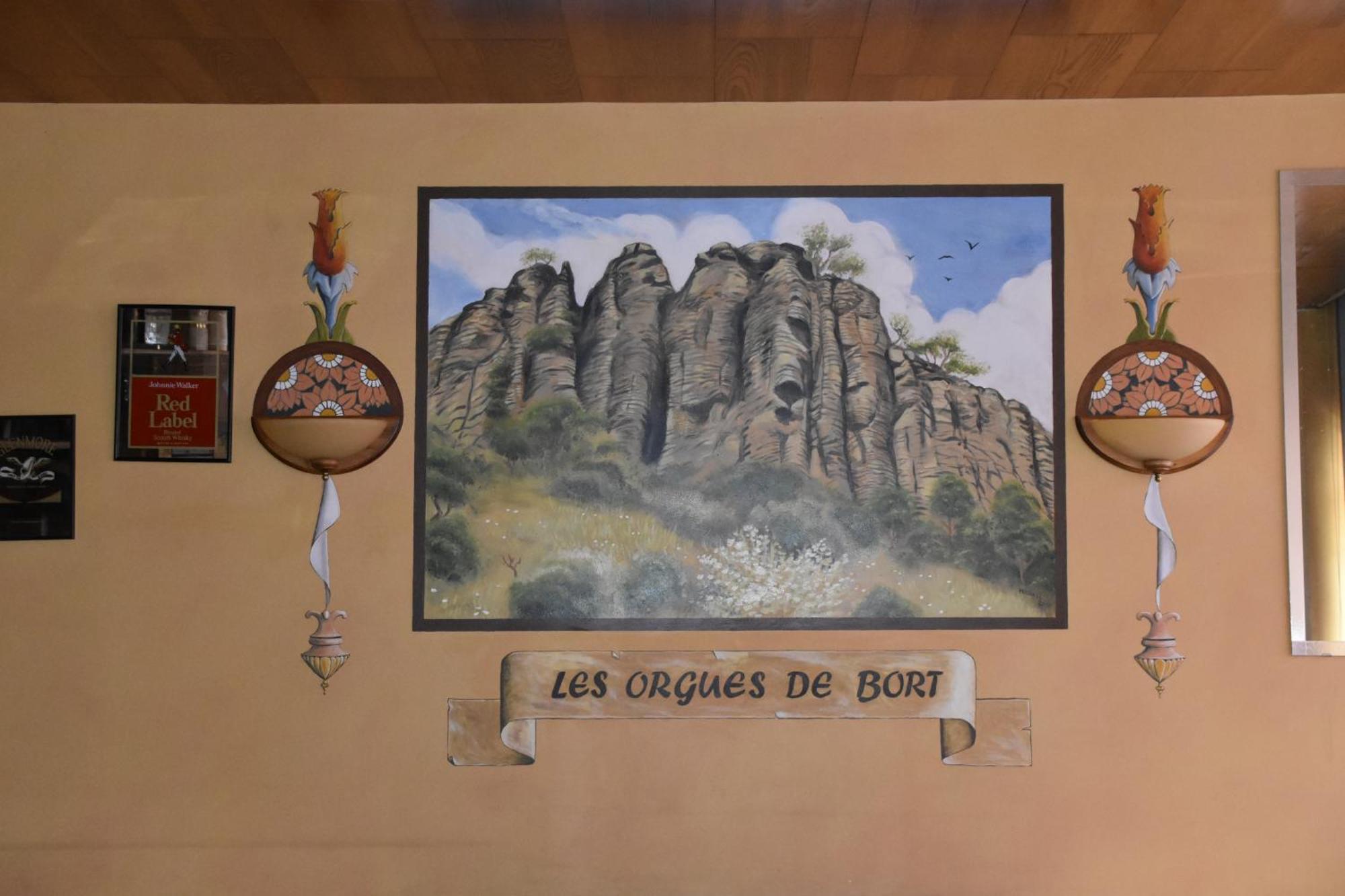 Le Rider Hotel Bort les Orgues Bagian luar foto
