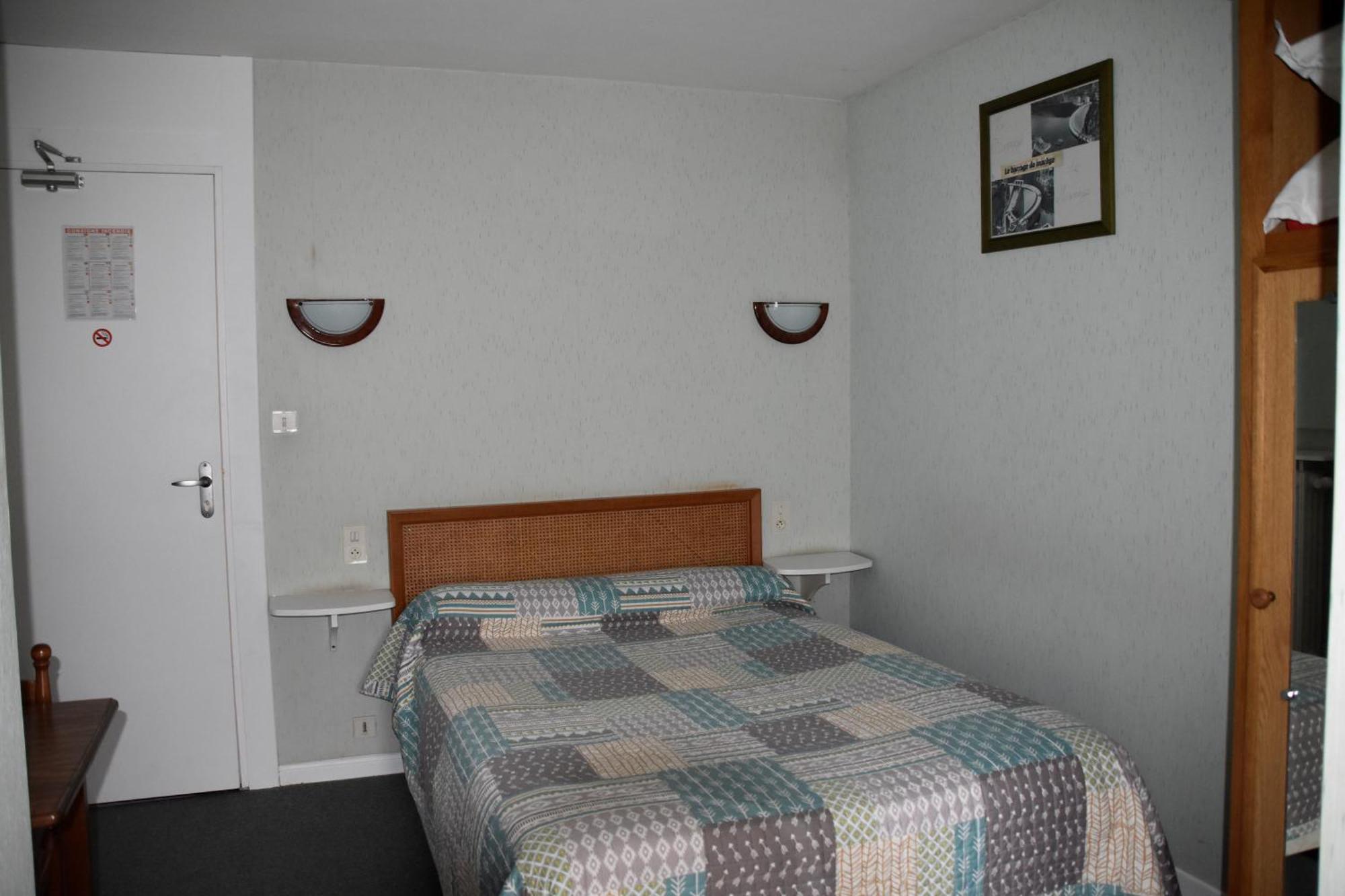 Le Rider Hotel Bort les Orgues Bagian luar foto