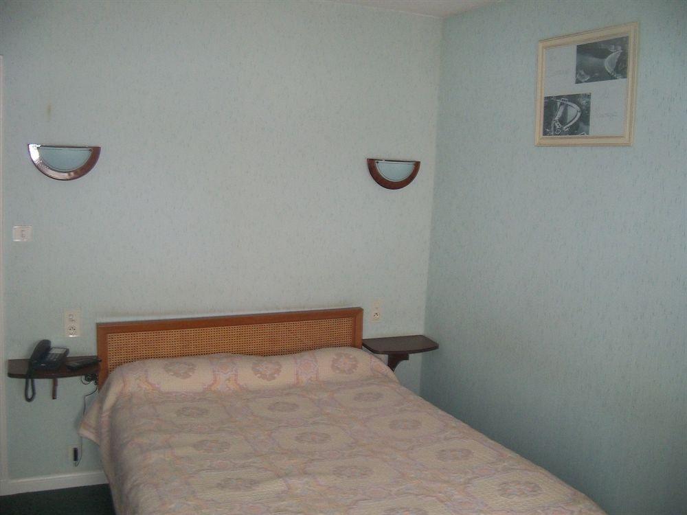 Le Rider Hotel Bort les Orgues Bagian luar foto