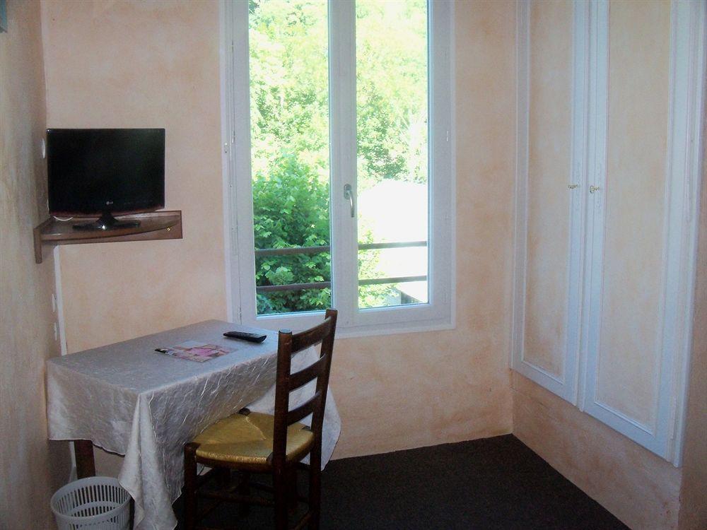 Le Rider Hotel Bort les Orgues Bagian luar foto