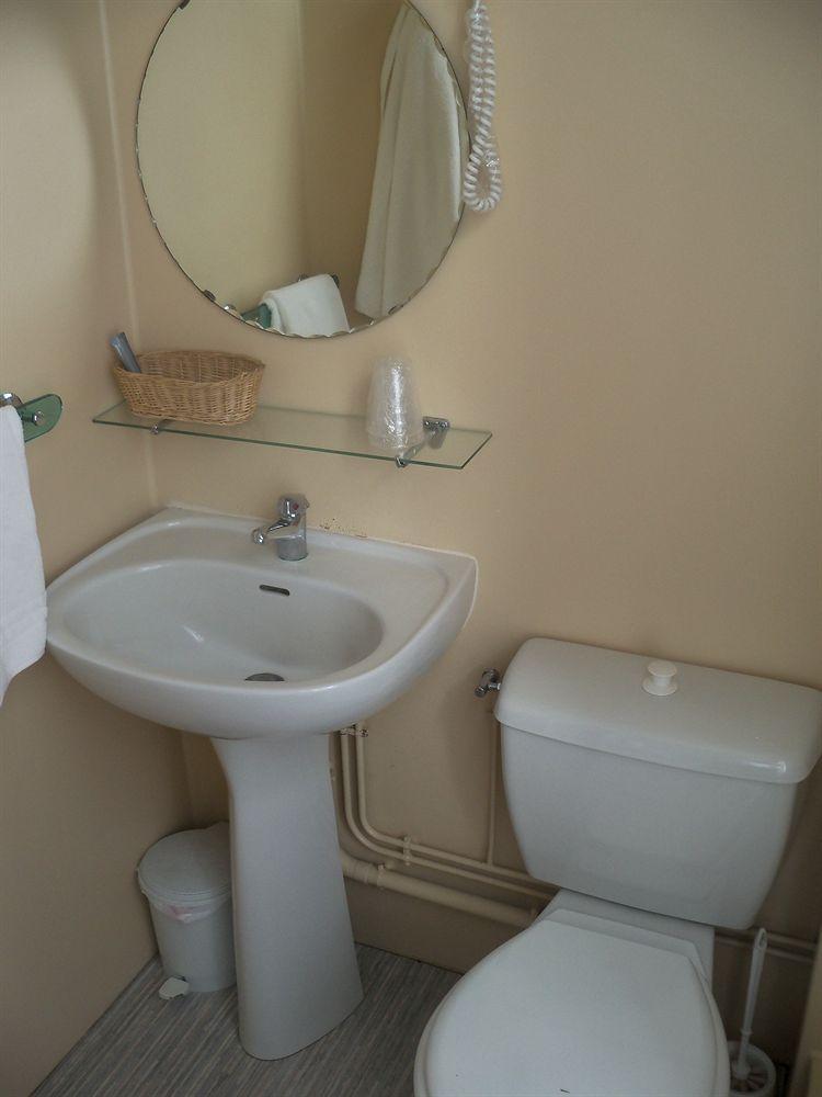 Le Rider Hotel Bort les Orgues Bagian luar foto
