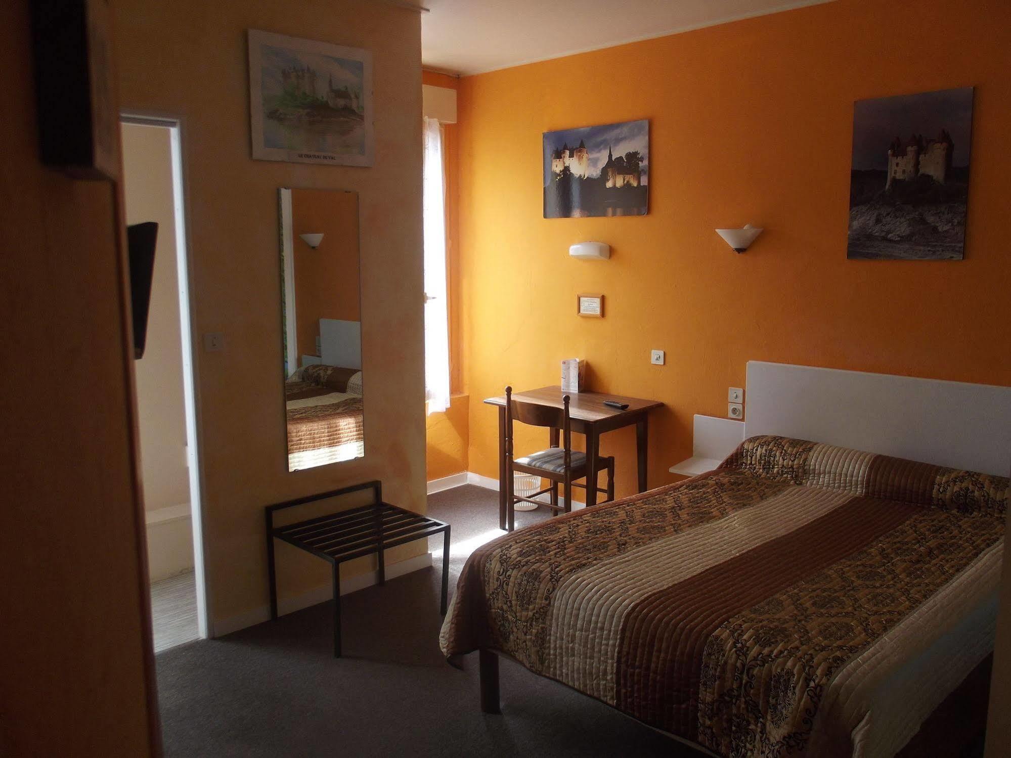 Le Rider Hotel Bort les Orgues Bagian luar foto