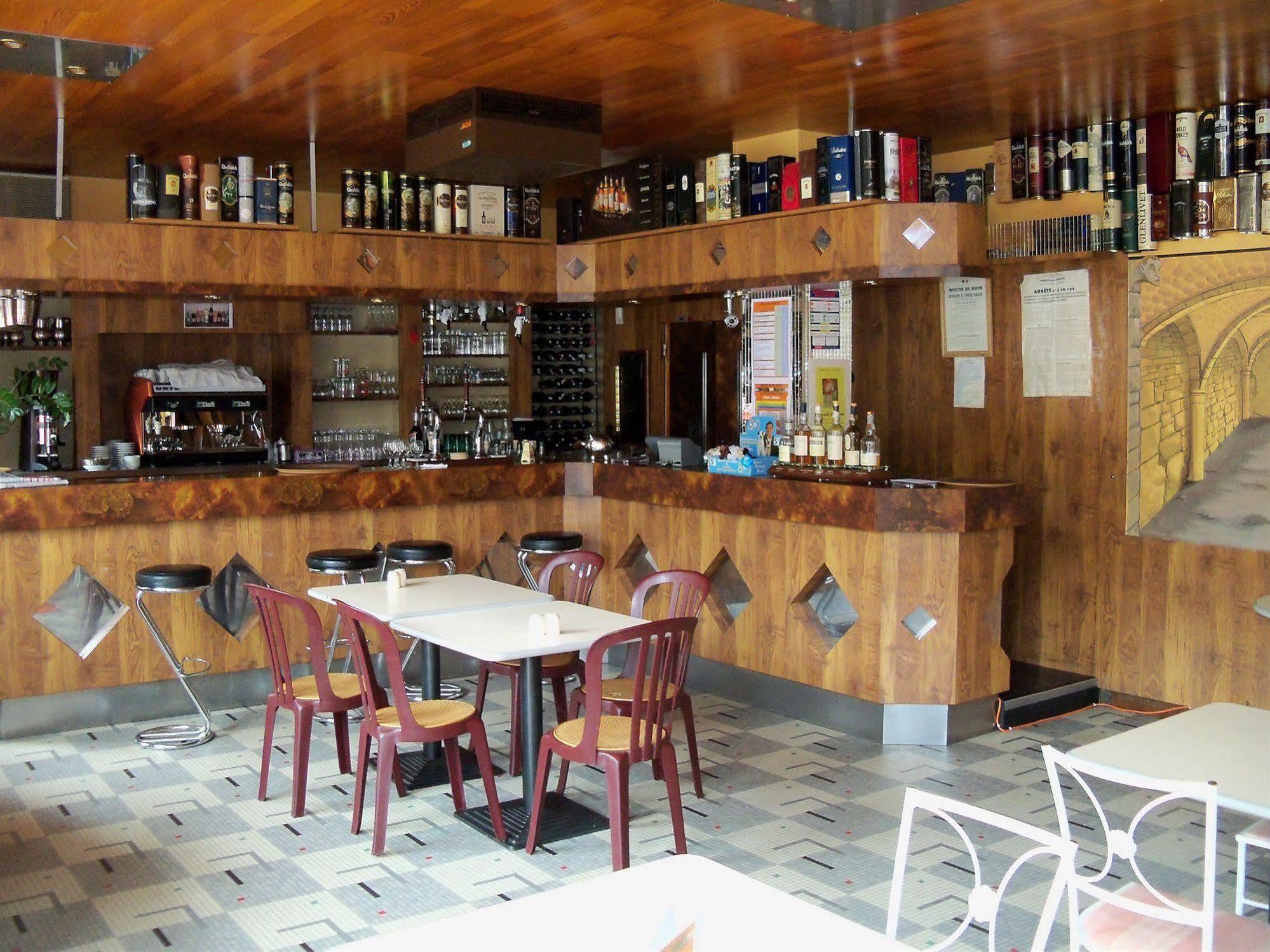 Le Rider Hotel Bort les Orgues Bagian luar foto